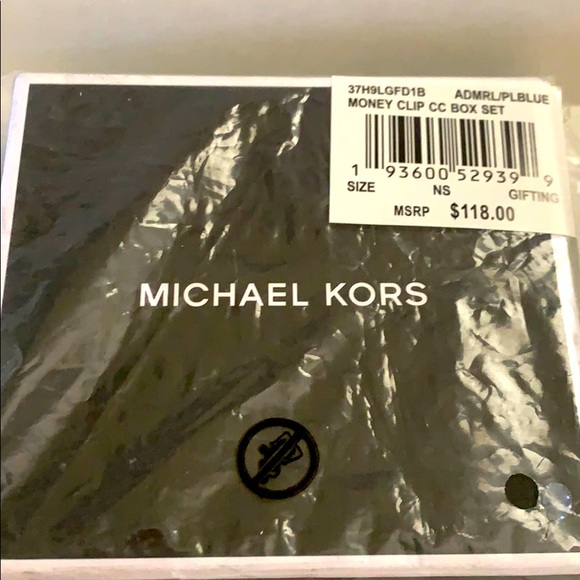 SOLD/ 9 Michael Kors Logo Case Card with Bill Clip - Picture 4 of 5